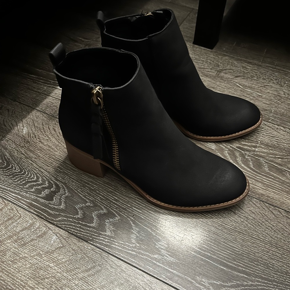 Black Heeled Ankle Boots with Side Zip